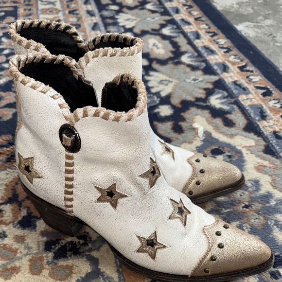 Old Gringo White and Gold Star Ankle Boots - Picture 7 of 7